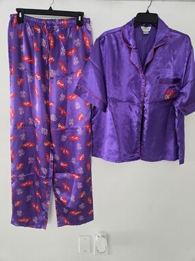 Purple Satin Two-Piece Pajama Set with Red Accent Print Size L
